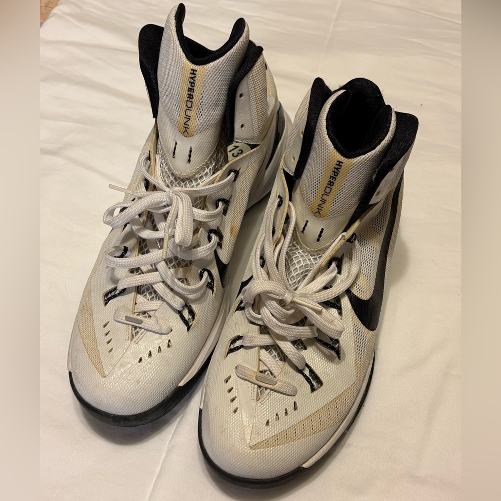 Nike Hyperdunk Basketball Shoes in Black and White